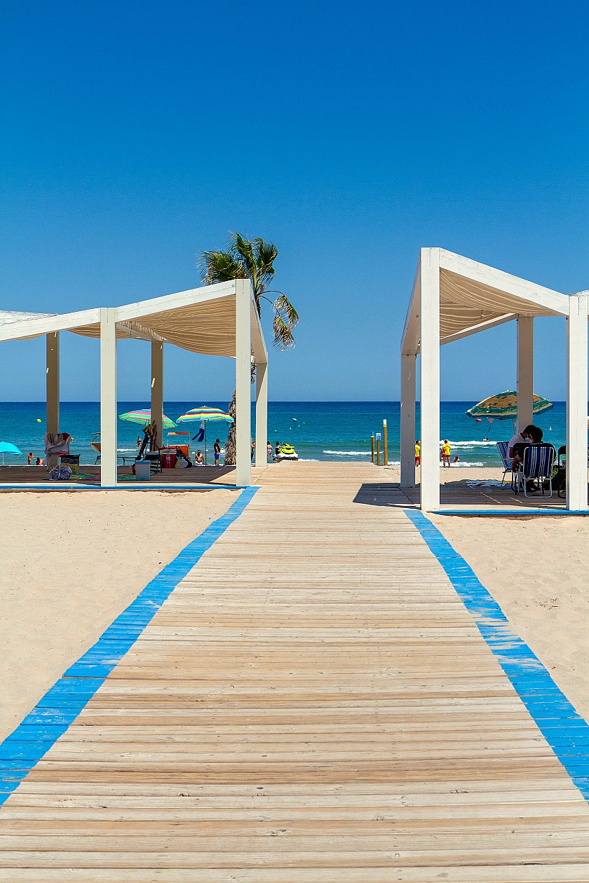 Enjoy the beach - Hotel Castilla Alicante